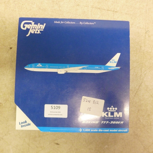 5109 - A collection of Gemini Jets model planes including a Boeing 747-8, 1:400 die-cast model, a Lufthansa... 