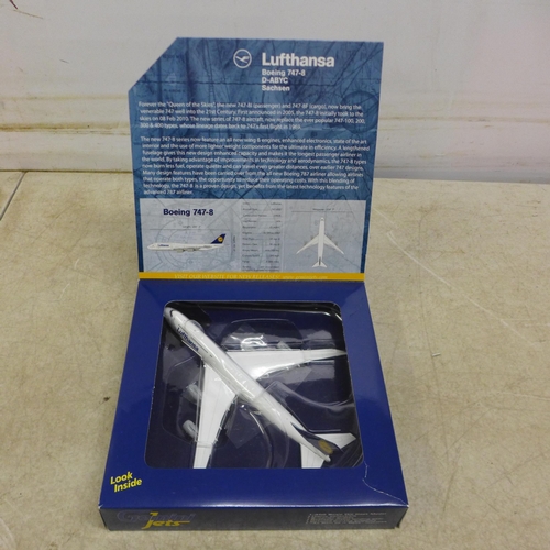 5109 - A collection of Gemini Jets model planes including a Boeing 747-8, 1:400 die-cast model, a Lufthansa... 