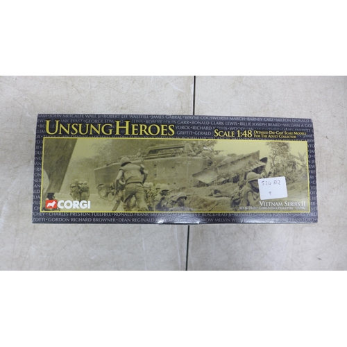 5113 - An Corgi Unsung Heroes Vietnam Series II 1:48 scale die-cast model AH-1G Huey Cobra Attack helicopte... 