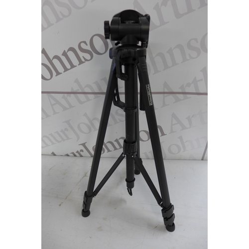 5313 - 2 camera tripods