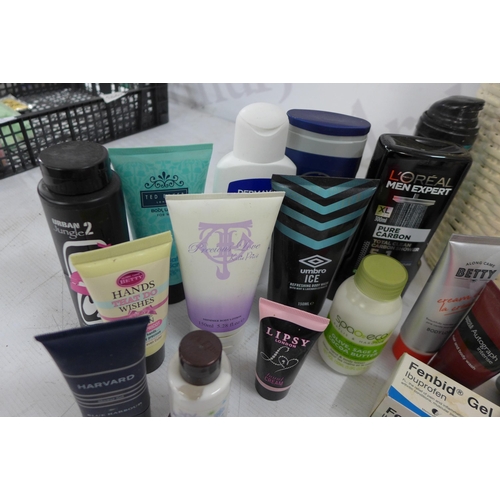 5358 - A large quantity of toiletries including Lynx shower gels, Nivea, Umbro and many more, all unused an... 