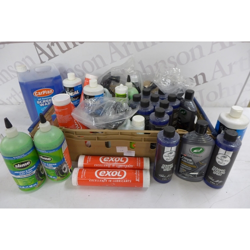 5359 - A quantity of car care items including Shelby ceramic detailing spray, Hybrid Solutions Ceramic Acry... 