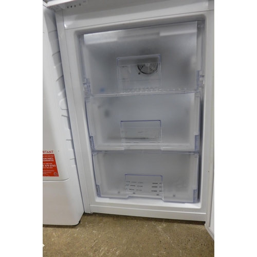 5169 - A Beko UFF584APW free standing 3 drawer under counter freezer