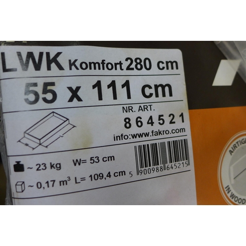 5200 - A Fakro LWK Komfort 280cm wooden loft ladder