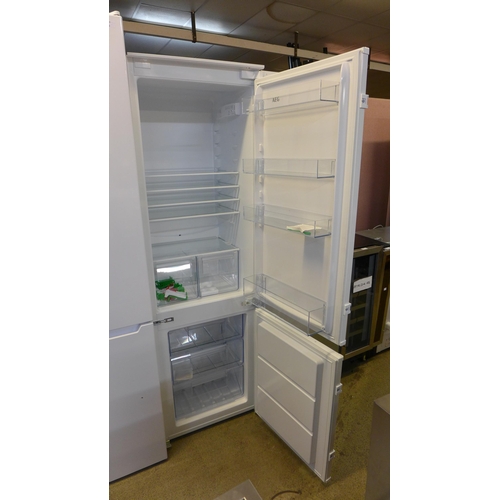 4005 - AEG Integrated 60/40 Fridge Freezer (Frost Free) Scratch to fridge door Original RRP £832.50 + Vat (... 