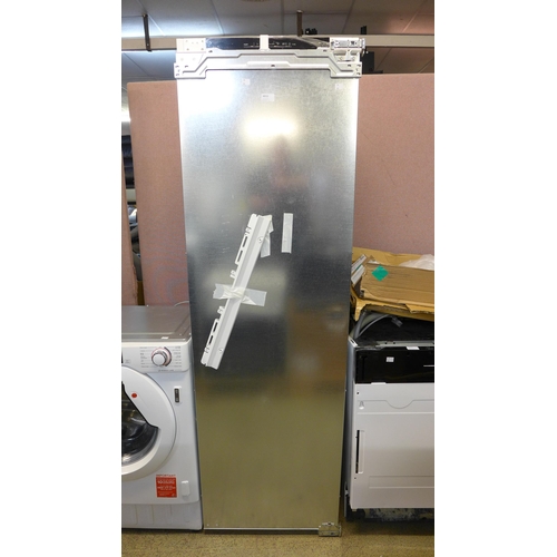 4010 - Bosch Built In Tower Fridge, Original RRP £665.83 + Vat (468-125), *This lot is subject to VAT