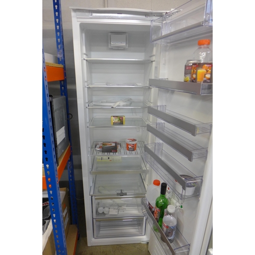 4057 - Neff Built in Tower Fridge, (Transit damage) Original RRP £874.16 + Vat (468-110), *This lot is subj... 