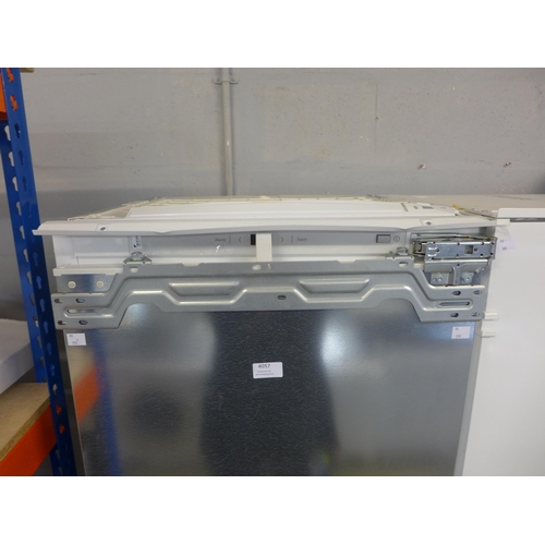 4057 - Neff Built in Tower Fridge, (Transit damage) Original RRP £874.16 + Vat (468-110), *This lot is subj... 