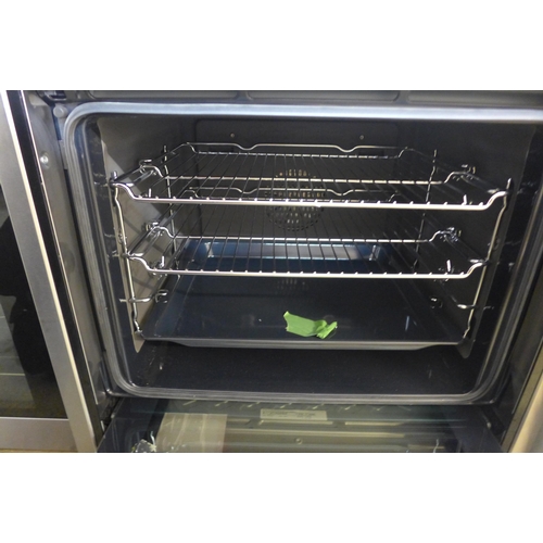 4130 - Neff Single Slide N Hide Oven (468-193) *This lot is subject to Vat