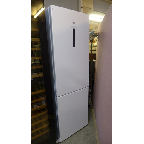 4184 - AEG Freestanding 60/40 Fridge Freezer (Frost Free), Original RRP £657.50 + Vat (468-136), *This lot ... 