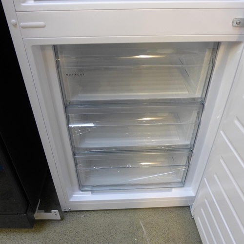 4184 - AEG Freestanding 60/40 Fridge Freezer (Frost Free), Original RRP £657.50 + Vat (468-136), *This lot ... 