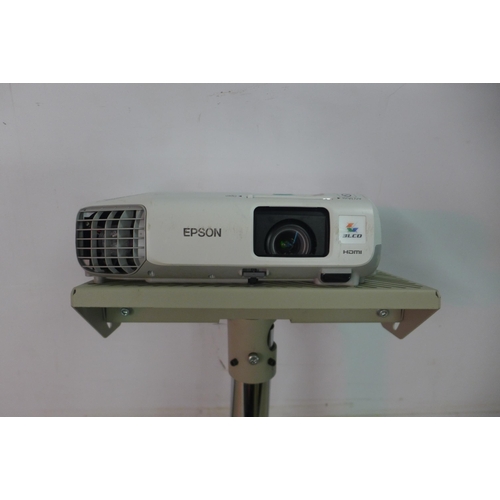 5148 - An Epson 3LCD HDM1 projector