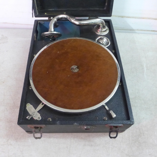 5152 - A Mastertone Junior vintage record player and a Grundig reel to reel player