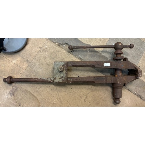 245 - A large cast iron blacksmiths vice