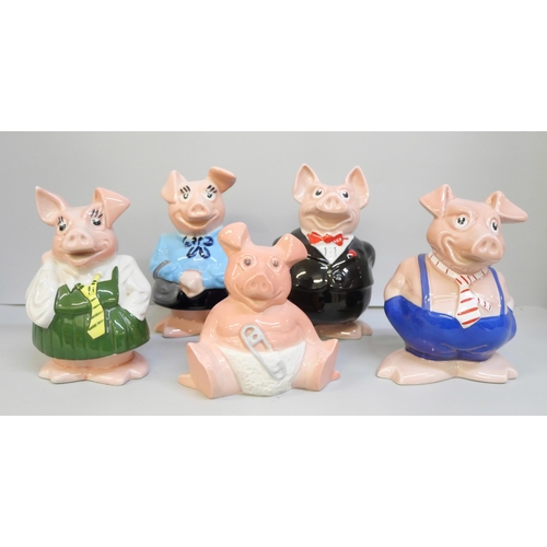 2013 - A set of Wade Nat West pig money banks