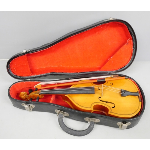 2043 - A small novelty double bass, cased