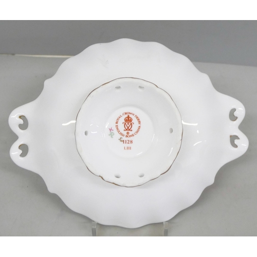 2047 - A Royal Crown Derby 1128 pattern pedestal dish, 16.5cm