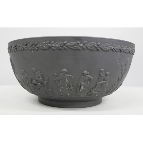 2053 - A Wedgwood black basalt bowl, 18.5cm diameter