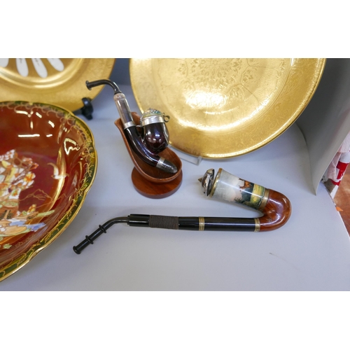 2103 - A Crown Devon Rouge Royale dish, an Aynsley cabinet plate, a pair of Royal Worcester gold cabinet pl... 