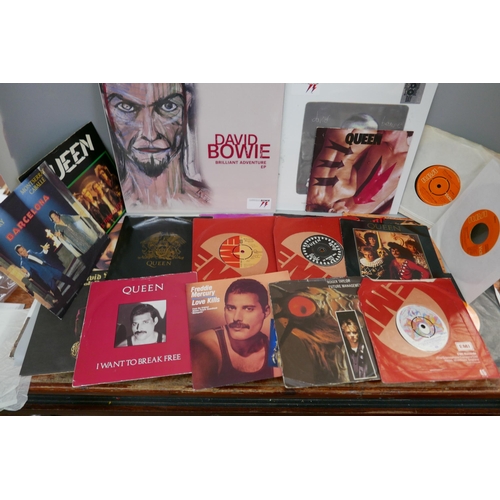 2114 - Twenty-five David Bowie and Queen singles and EPs