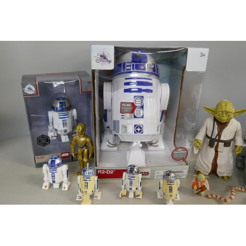 2186 - A collection of Star Wars items including a large R2-D2 with sound effects, a smaller R2-D2 die-cast... 