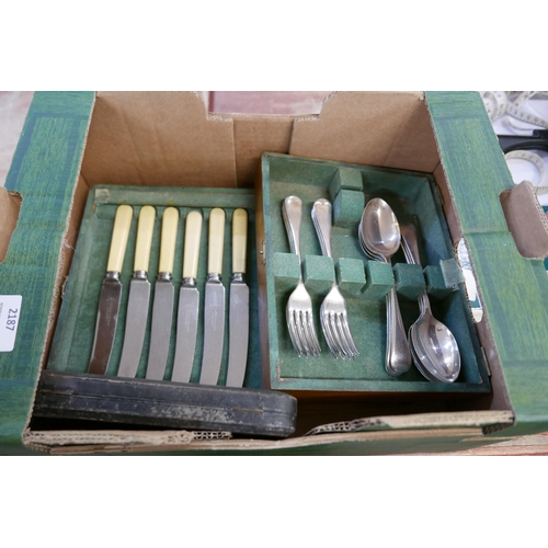 2187 - Boxed sets of silver plated cutlery and loose flatware