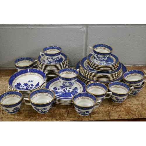 2264 - A collection of Royal Doulton The Majestic Collection Real Old Willow china including nine tea cups,... 