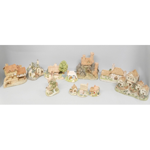 2285 - A collection of thirty nine David Winter and Lilliput Lane cottages **PLEASE NOTE THIS LOT IS NOT EL... 