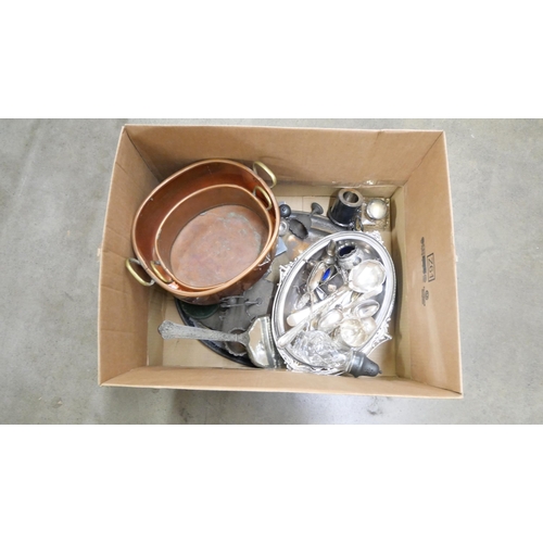 2304 - A box of metalwares, silver plate and copper **PLEASE NOTE THIS LOT IS NOT ELIGIBLE FOR IN-HOUSE POS... 