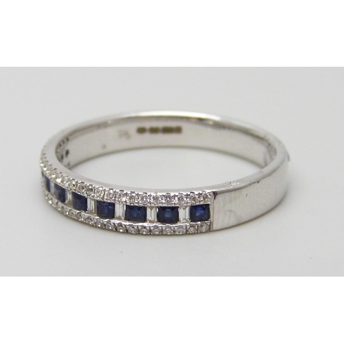 7059 - A 9ct white gold ring set with square sapphires, baguette and brilliant cut diamonds, 2.9g, Q