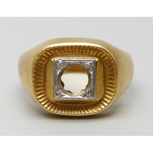 7064 - A yellow metal ring, marked 750, lacking stone, 13.9g, R