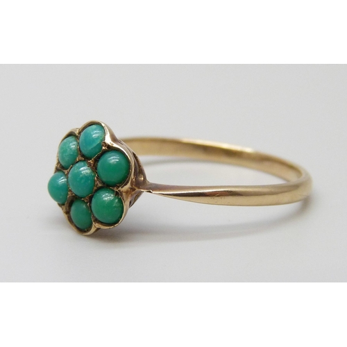 7075 - A 9ct gold turquoise cluster ring, Birmingham 1972, 2g, T