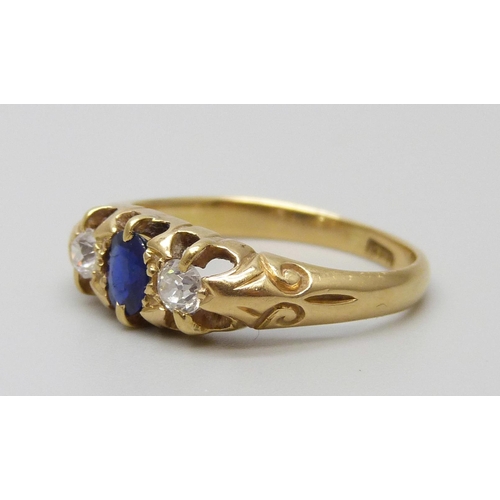 7081 - A Victorian 18ct gold, diamond and sapphire ring, 3.4g, M