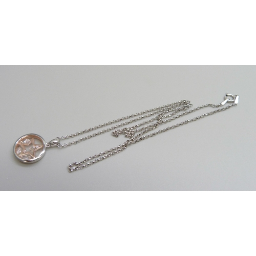 7115 - A floating stones silver pendant by Cavendish French, 4.2g