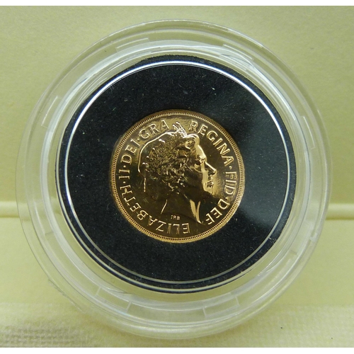 7185 - The Royal Mint gold quarter sovereign, 1.99g, cased