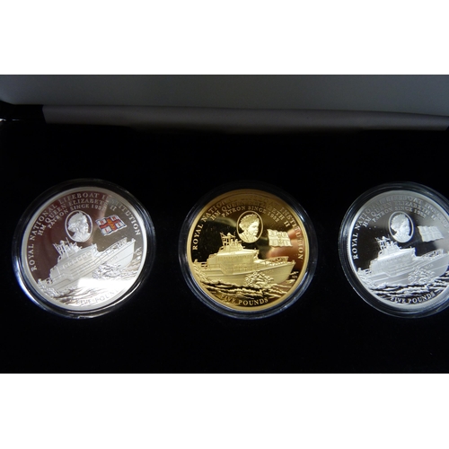 7189 - The Official 2022 Royal National Lifeboat Institution £5 coin collection, proof-like