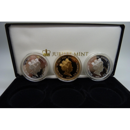 7189 - The Official 2022 Royal National Lifeboat Institution £5 coin collection, proof-like