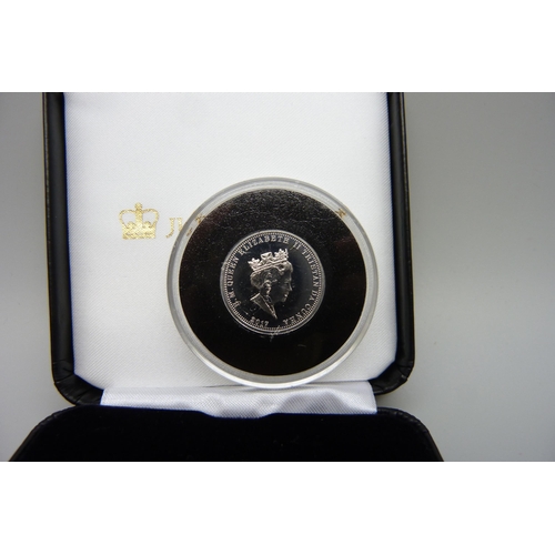 7190 - The 100th Anniversary of the House of Windsor silver proof £1 coin, certificate enclosed