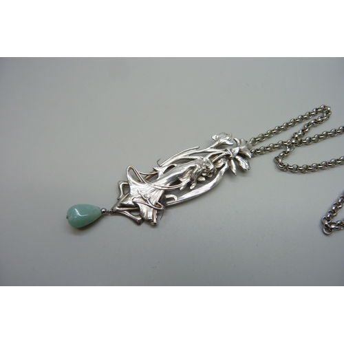 7203 - An Art Nouveau style necklace