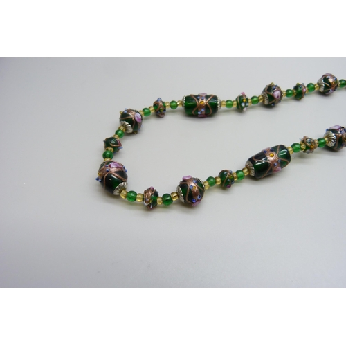 7209 - A vintage Venetian Murano glass bead necklet