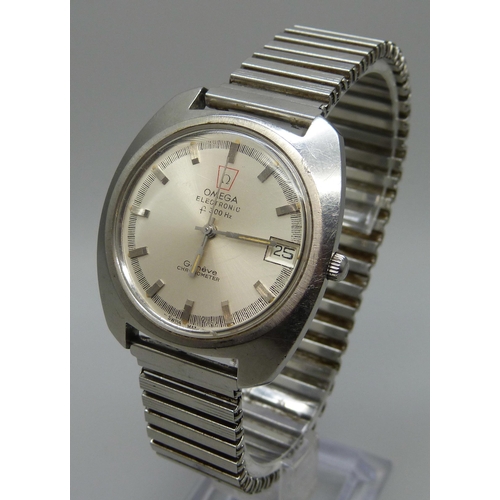 7296 - An Omega Electronic F300Hz stainless steel bracelet watch, ref. 198.030, 37mm