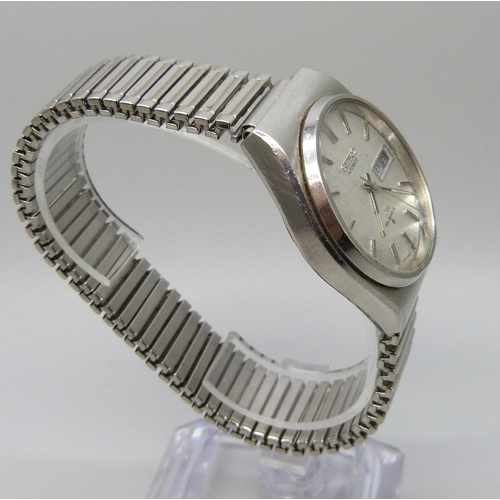 7300 - A Seiko LM stainless steel automatic bracelet watch, ref. 5606 8070, circa 1977, 34mm