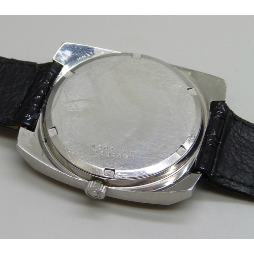 7310 - A Certina Argonaut stainless steel manual wind wristwatch, circa 1967, 34mm