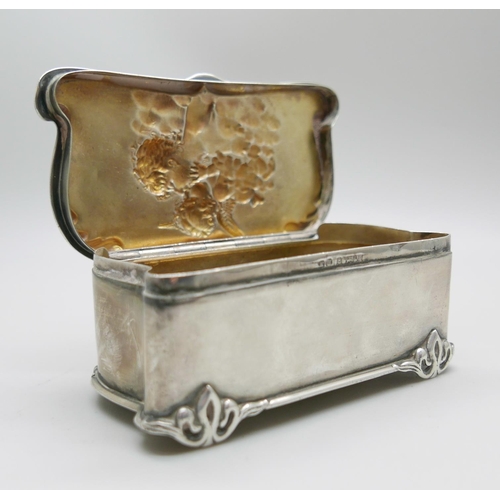 7325 - A silver Art Nouveau trinket box, Birmingham 1901, 103g, 10cm wide at the base