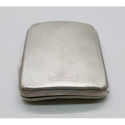 7347 - A silver cigarette case, 70g