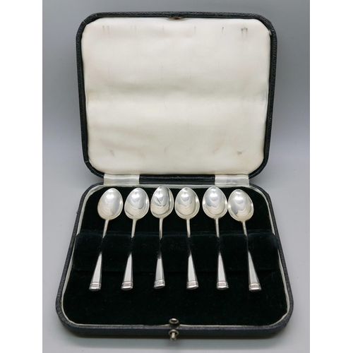 7350 - A set of six silver coffee spoons, 46g