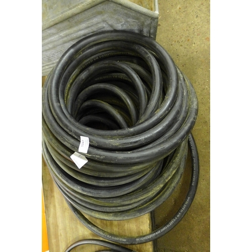 5347 - A roll of automatic heater hose