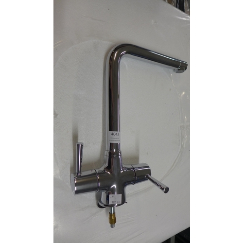 4043 - Chrome effect Mixer Tap (468-182) *This lot is subject to Vat