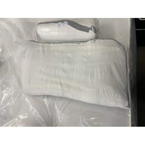 3168 - A pair of Memory Foam pillows