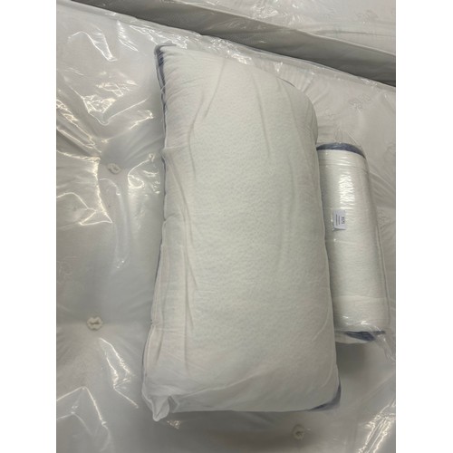 3171 - A pair of Memory Foam pillows